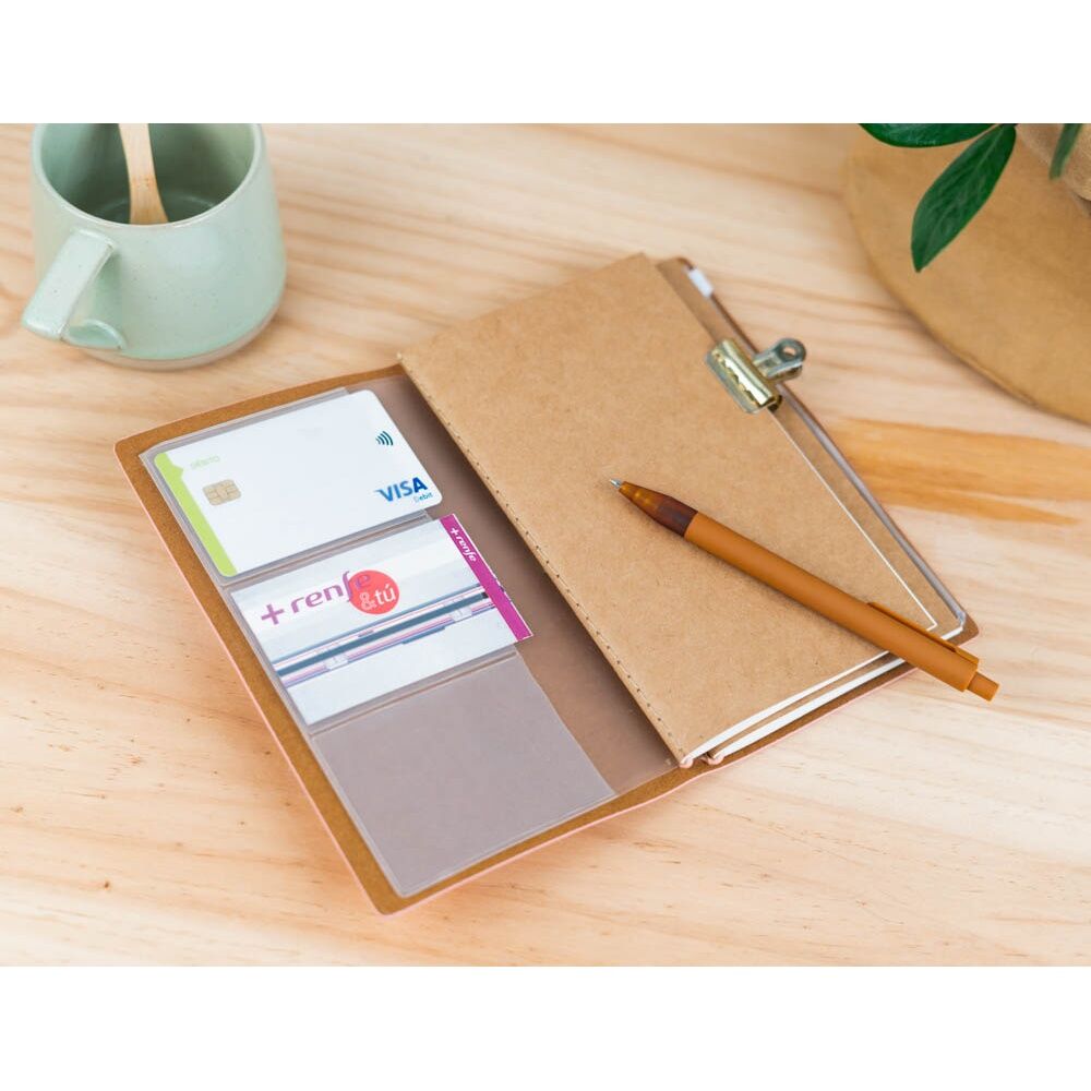 Imagen de Cuaderno De Viaje Pusheen parte de nuestra colección en Espadas y más, sitio oficial.