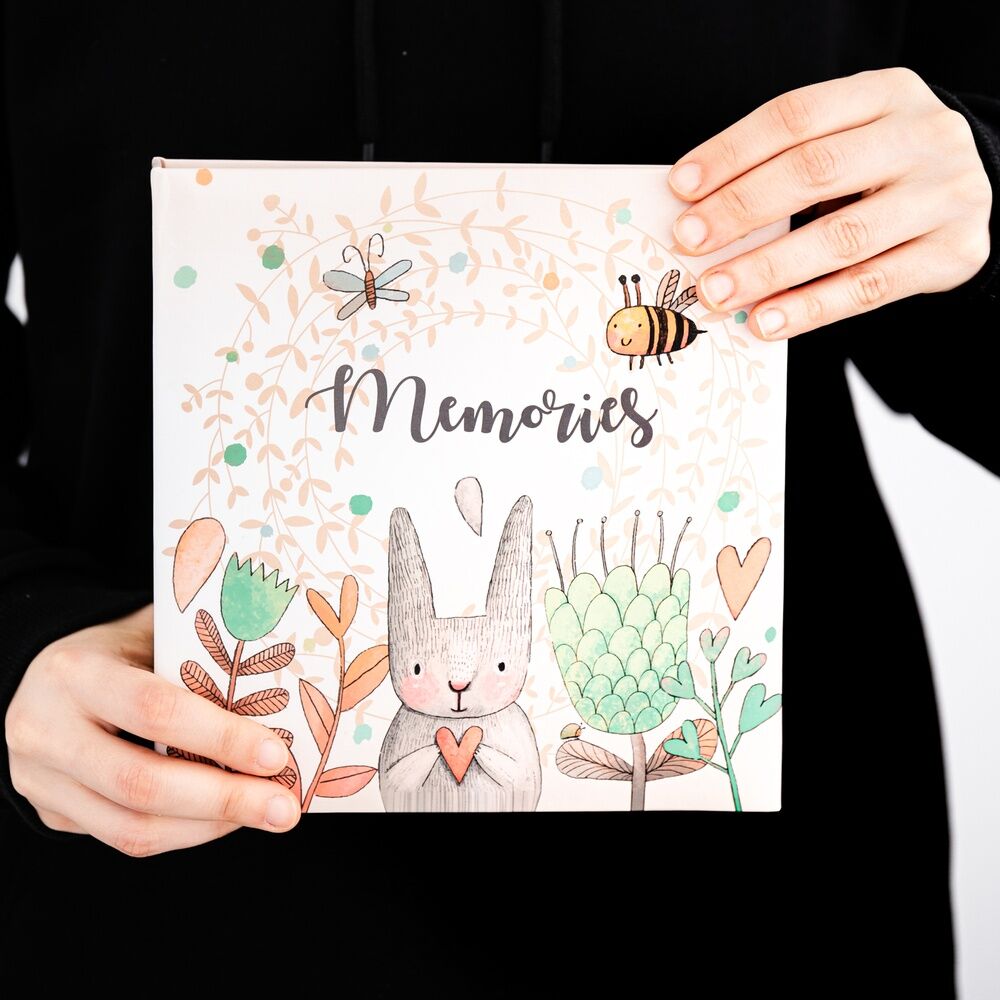 Imagen de Album De Fotos Lindo Conejo parte de nuestra colección en Espadas y más, sitio oficial.