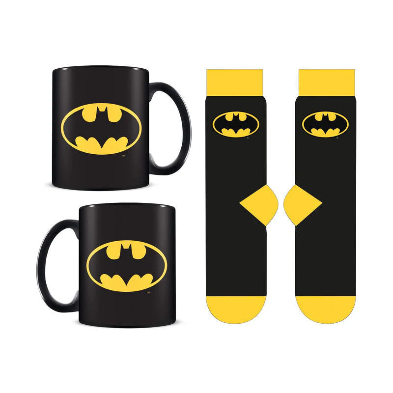 Imagen de Set Taza Y Calcetines Logo Batman Dc Comics parte de nuestra colección en Espadas y más, sitio oficial.