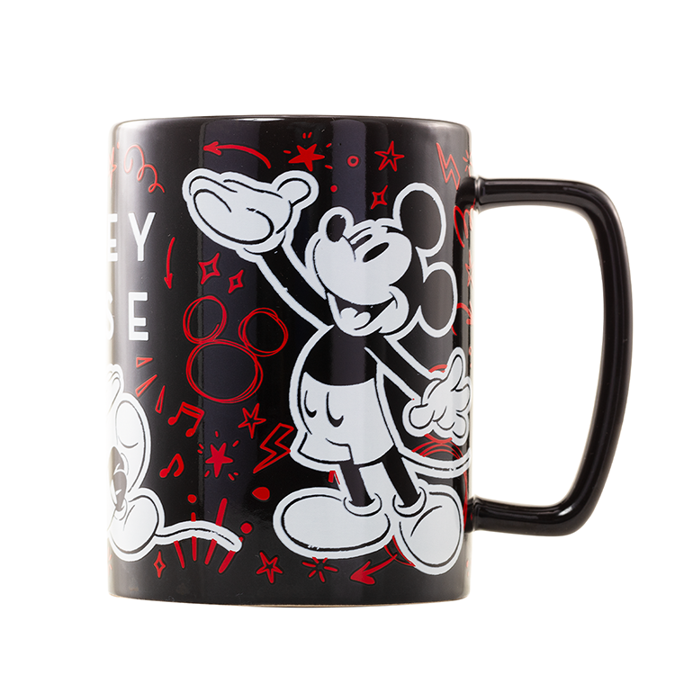 Imagen de Taza Funda De Peluche Mickey Disney 440Ml parte de nuestra colección en Espadas y más, sitio oficial.