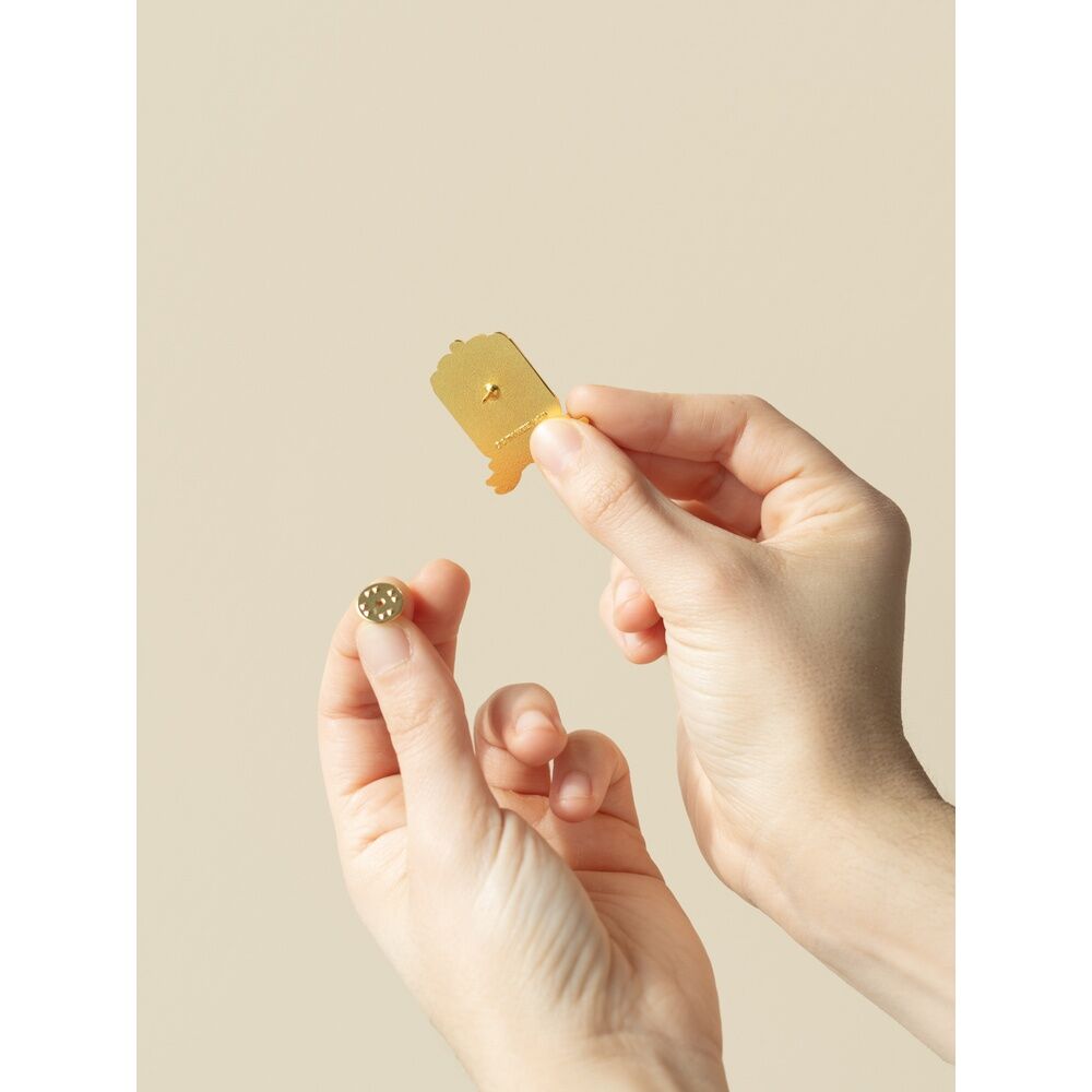 Imagen de Set 4 Pins Hogwarts Harry Potter parte de nuestra colección en Espadas y más, sitio oficial.