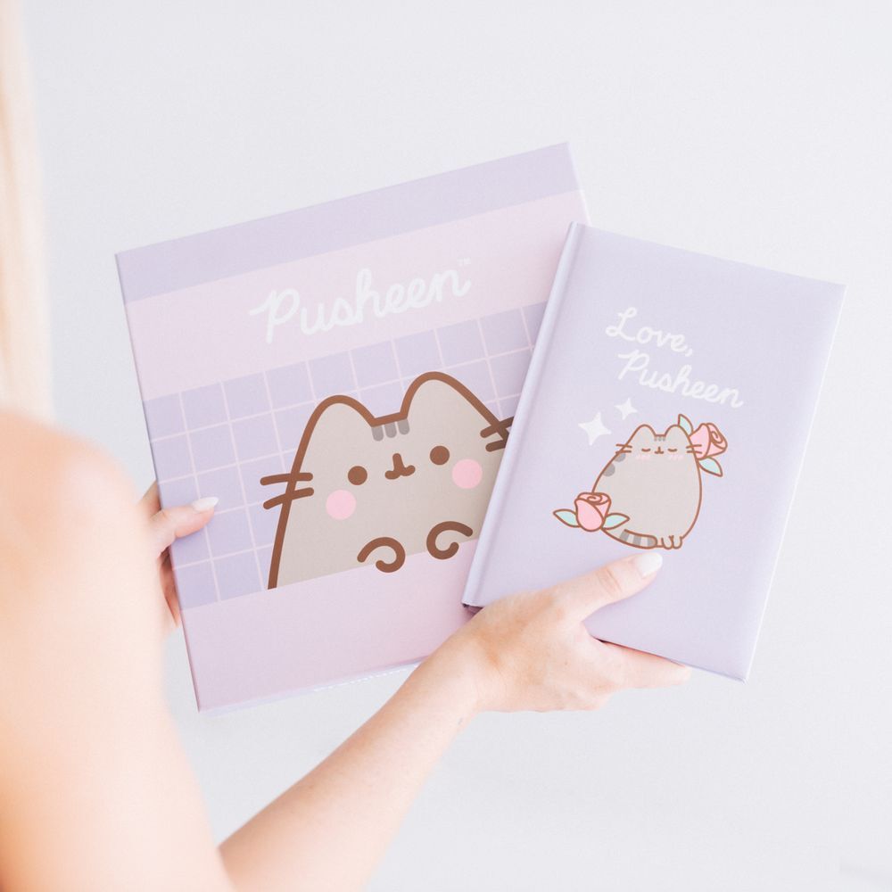 Imagen 6 - Set Cuaderno A5 Premium + Boligrafo Pusheen Moments