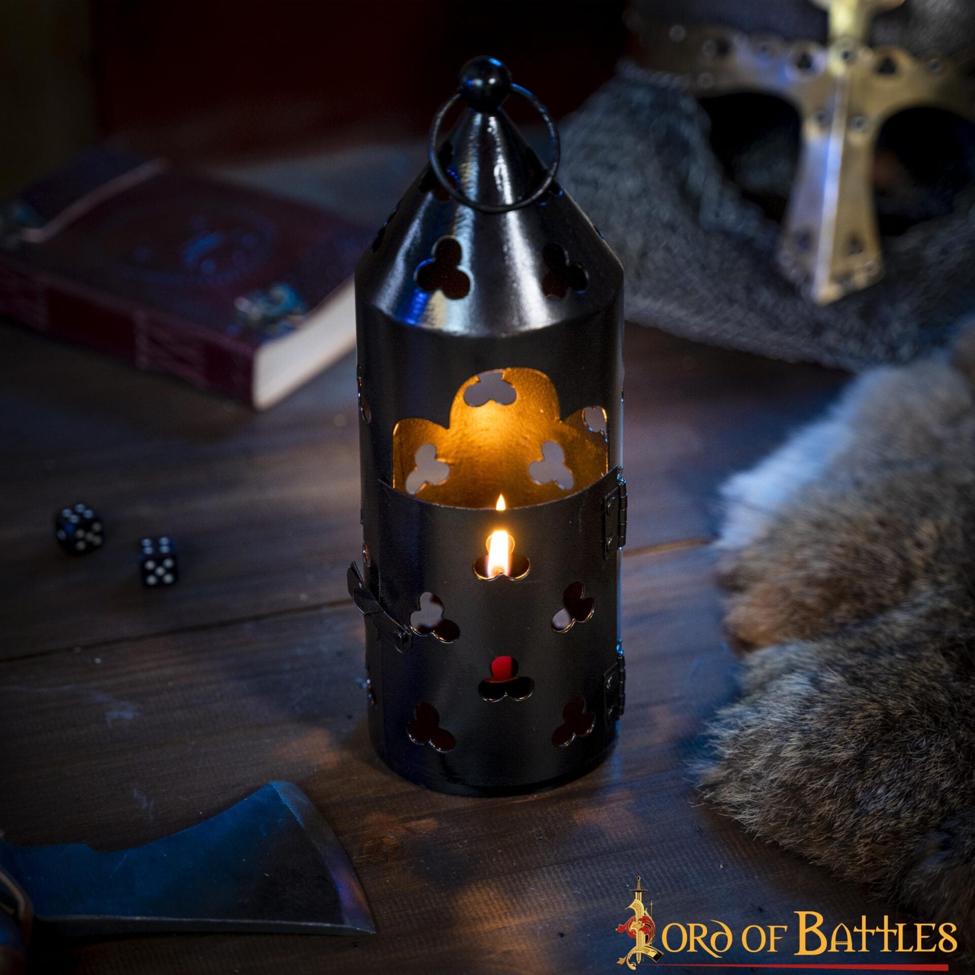 Farol Medieval de Hierro para Velas con Recortes de Trébol y Asa Anular - Imagen 16