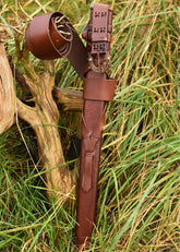 Imagen de Vaina con cinturón y hebilla de bronce para espada vikinga, varias longitudes ULF-SW-11SA parte de nuestra colección en Espadas y más, sitio oficial.