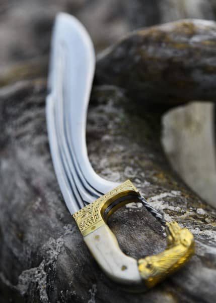 Imagen de Falcata con mango de cabeza de caballo, incluyendo vaina y cuchillo, siglo 4-3 aC 0116411108 parte de nuestra colección en Espadas y más, sitio oficial.