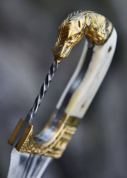 Imagen de Falcata con mango de cabeza de caballo, incluyendo vaina y cuchillo, siglo 4-3 aC 0116411108 parte de nuestra colección en Espadas y más, sitio oficial.