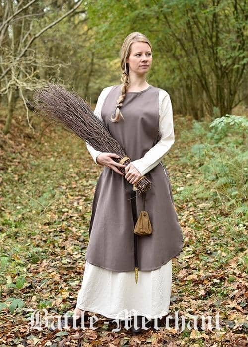 1202402110 Vestido Medieval Klara , varios colores - Espadas y Más