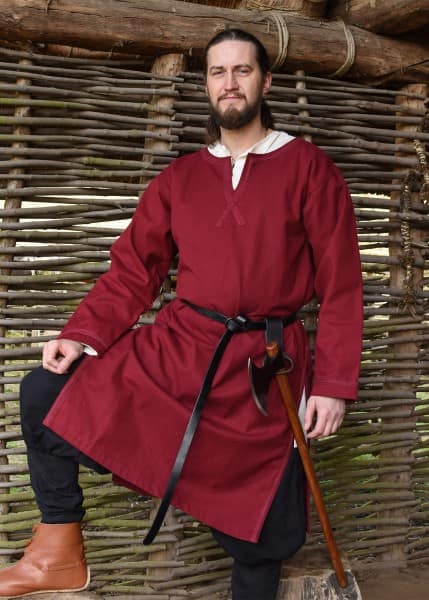 Imagen de Túnica medieval Albrecht con borde, manga larga, Azul o Burdeos 1280001040 parte de nuestra colección en Espadas y más, sitio oficial.