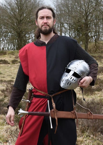 Imagen de Vestido de arma medieval Eckhart, Varios colores 1280001750 parte de nuestra colección en Espadas y más, sitio oficial.