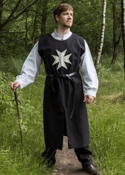 Imagen de Tabardo medieval, Johanniter, negro / natural 1280004420 parte de nuestra colección en Espadas y más, sitio oficial.