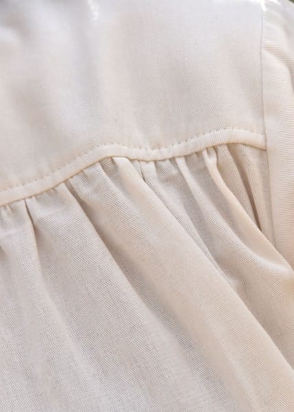 Imagen de Camisa medieval, manga corta, natural 1280005410 parte de nuestra colección en Espadas y más, sitio oficial.