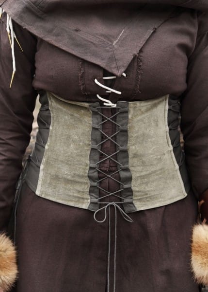 Imagen de Bodice de terciopelo medieval Anik, verde 1280023660 parte de nuestra colección en Espadas y más, sitio oficial.