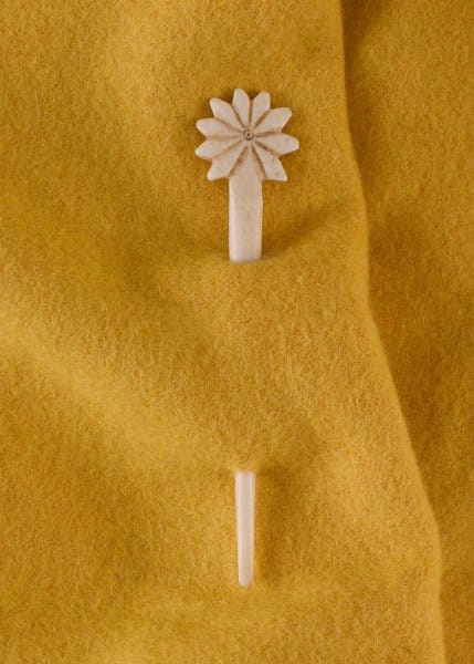 1423091900 Horquilla medieval de hueso con motivo de estrella - Espadas y Más