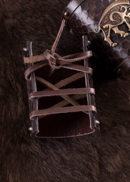 Protector de brazo de cuero, motivo de jabalí celta, par - Espadas y Más