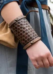 Pulsera, Protectores de brazos de cuero sin herrajes - Espadas y Más