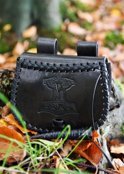 Pequeño bolso de cuero con el martillo de Thor en relieve, negro  1680000330 - Espadas y Más