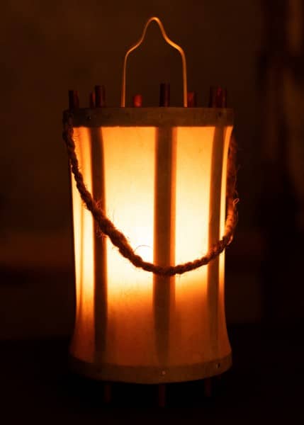 Linterna medieval hecha de madera y cuero crudo (pergamino)1980000500 - Espadas y Más