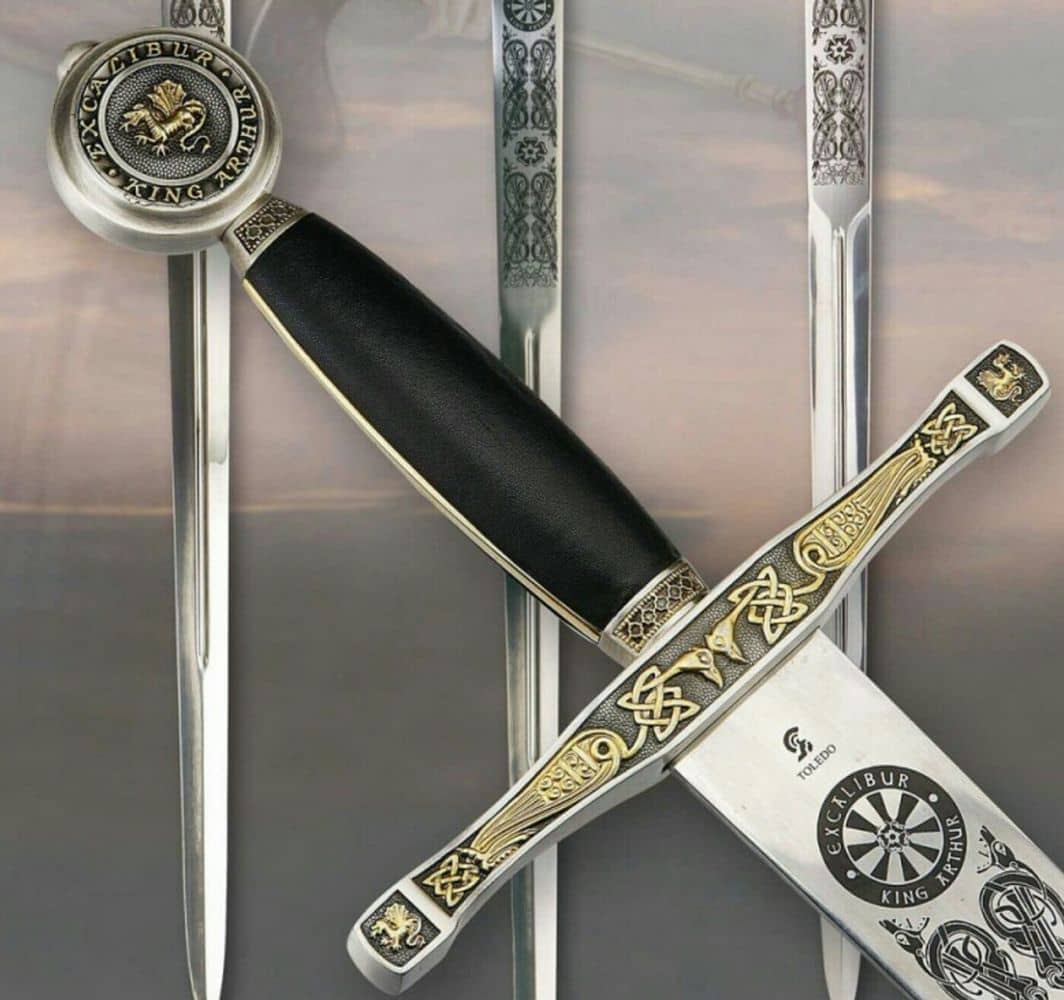 Imagen de Espada Excalibur 201 parte de nuestra colección en Espadas y más, sitio oficial.