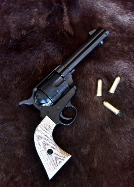 Revólver Colt corto .45, USA 1873, Negro / Marfil, Réplica 2347106213 - Espadas y Más