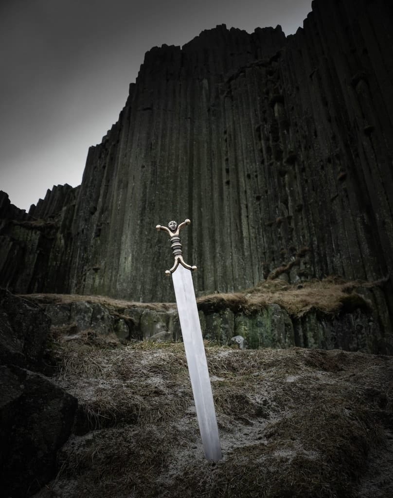 Imagen de Espada Fionn de cacique celta forjada ASW58 parte de nuestra colección en Espadas y más, sitio oficial.