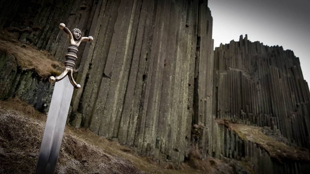 Imagen de Espada Fionn de cacique celta forjada ASW58 parte de nuestra colección en Espadas y más, sitio oficial.