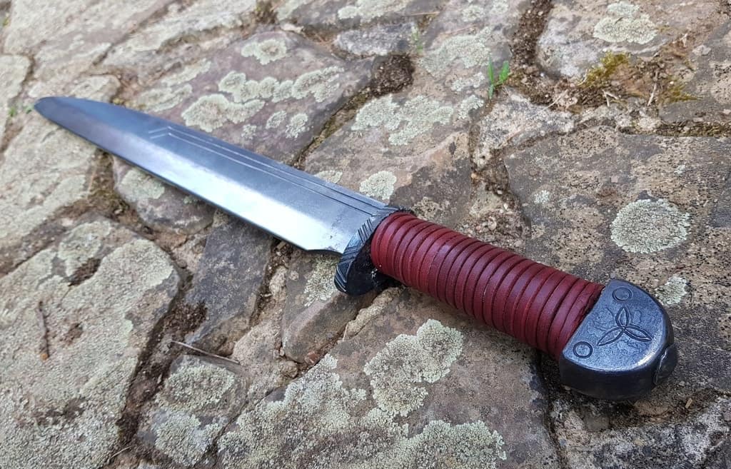 Espada Seax Vikingo decorado Triquetra KNI78 - Espadas y Más