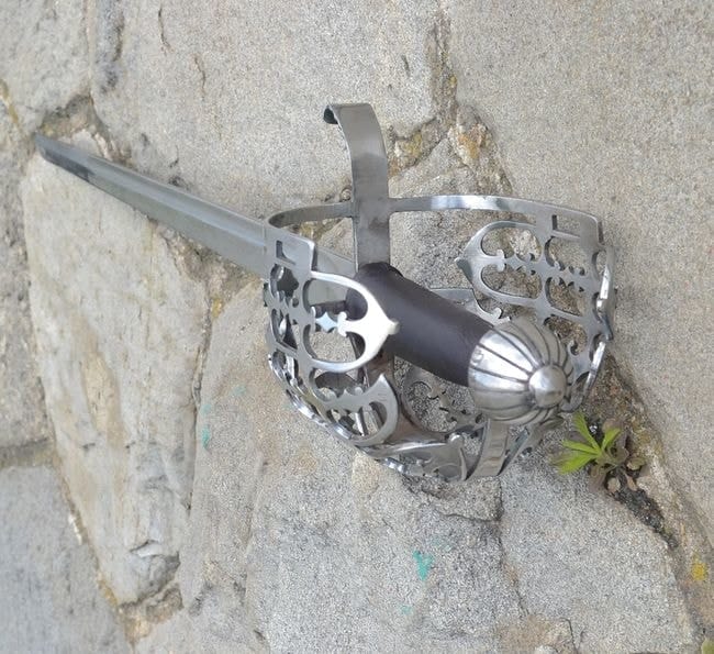 Imagen de Espada escocesa con empuñadura de cesta, réplica para uso práctico OSW41 parte de nuestra colección en Espadas y más, sitio oficial.