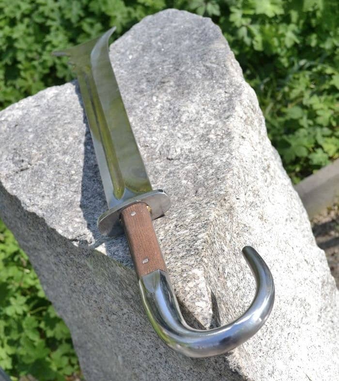 Imagen de Espada Falchion de la Biblia de Maciejowski siglo XIII MSW106 parte de nuestra colección en Espadas y más, sitio oficial.