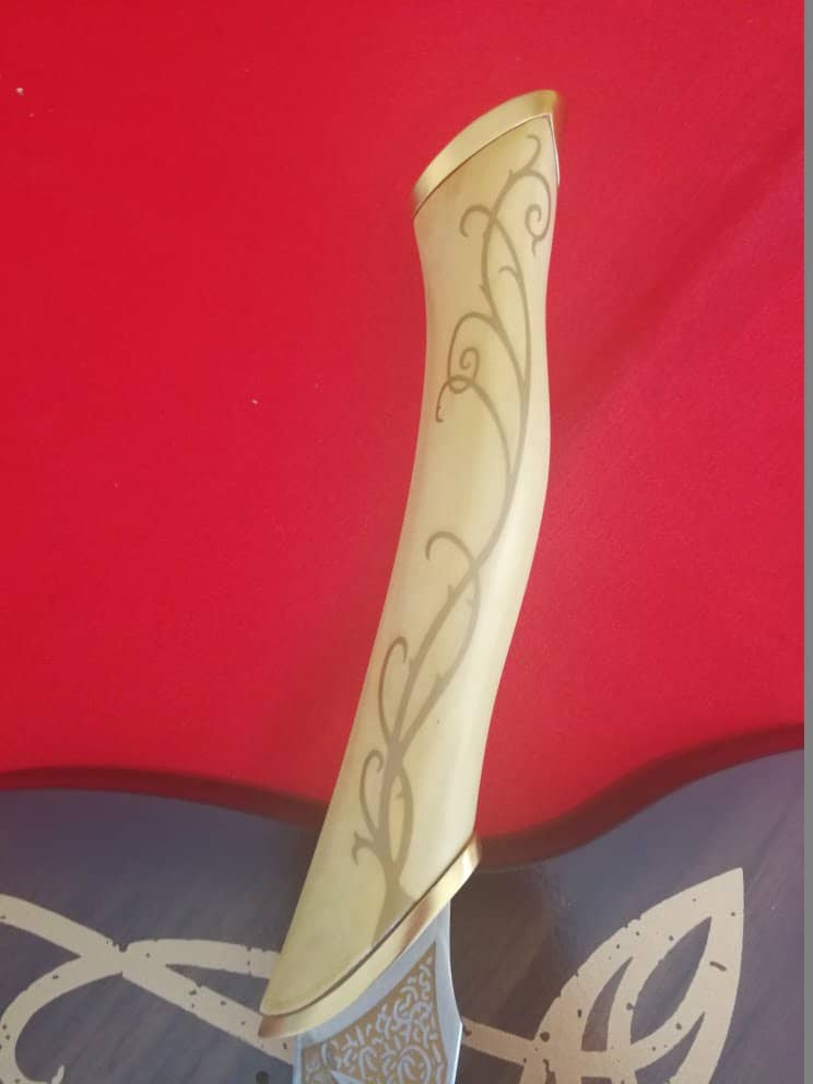 Imagen de Cuchillos o espadas de Légolas El Señor de los Anillos UC1372 parte de nuestra colección en Espadas y más, sitio oficial.