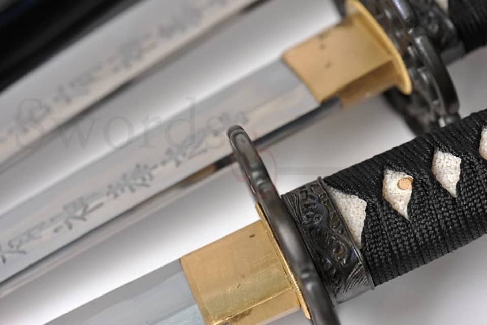 JUEGO DE ESPADAS "EL ÚLTIMO SAMURÁI" DE 3 PIEZAS, FORJADAS A MANO 40120 - Espadas y Más