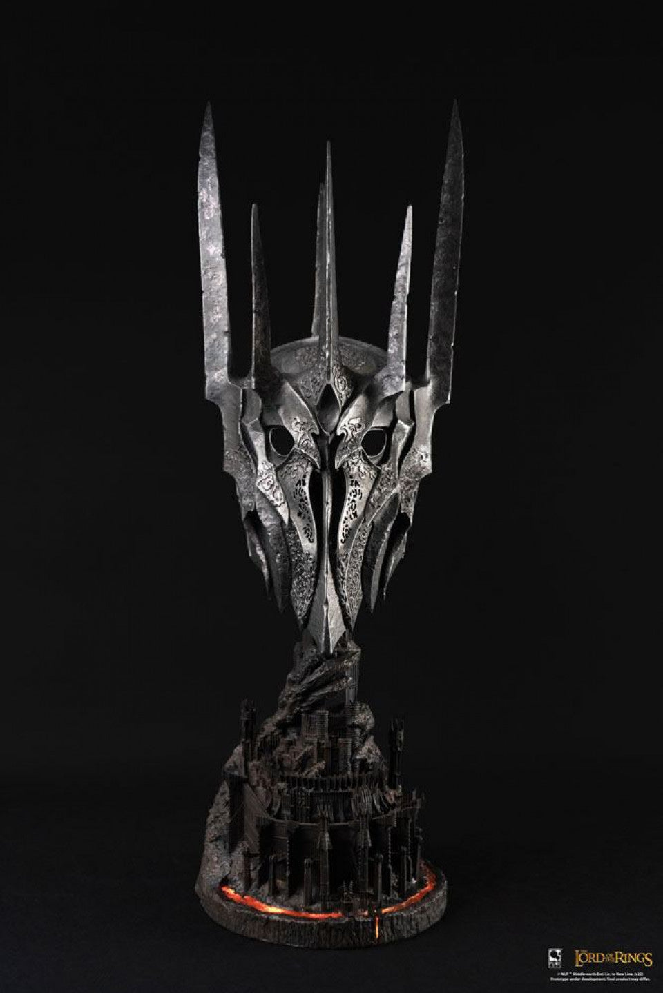 Imagen de Casco de Sauron Oficial Ed Limitada El Señor de los Anillos parte de nuestra colección en Espadas y más, sitio oficial.