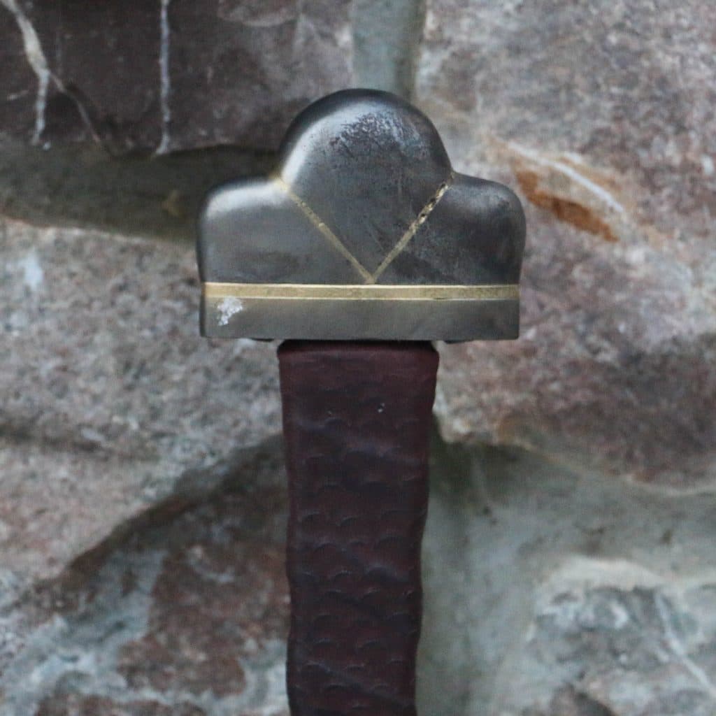 Imagen de Espada de fantasía Barbarian afilada a dos manos con vaina en la espalda AES21 parte de nuestra colección en Espadas y más, sitio oficial.