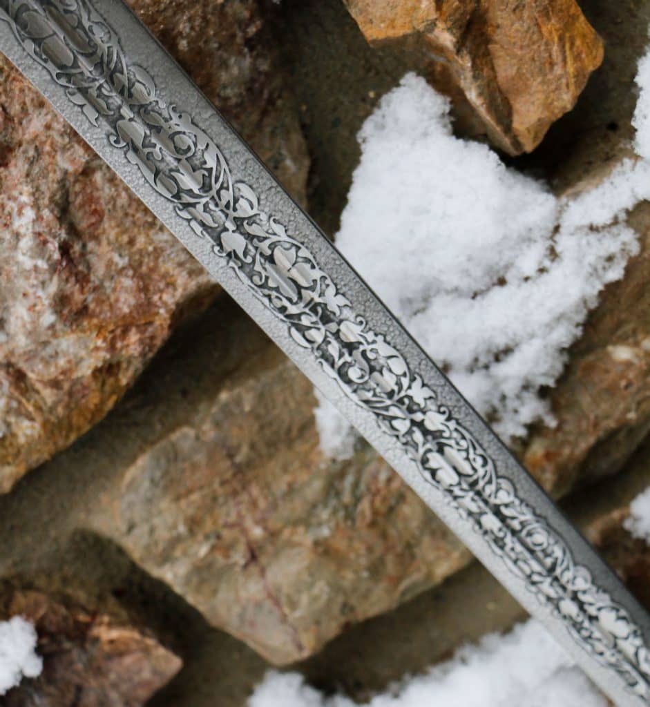 Imagen de Espada medieval Norbert mano y media grabada AES25 parte de nuestra colección en Espadas y más, sitio oficial.