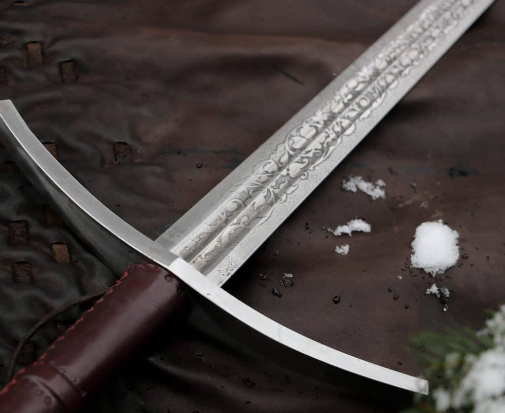 Imagen de Espada medieval Norbert mano y media grabada AES25 parte de nuestra colección en Espadas y más, sitio oficial.