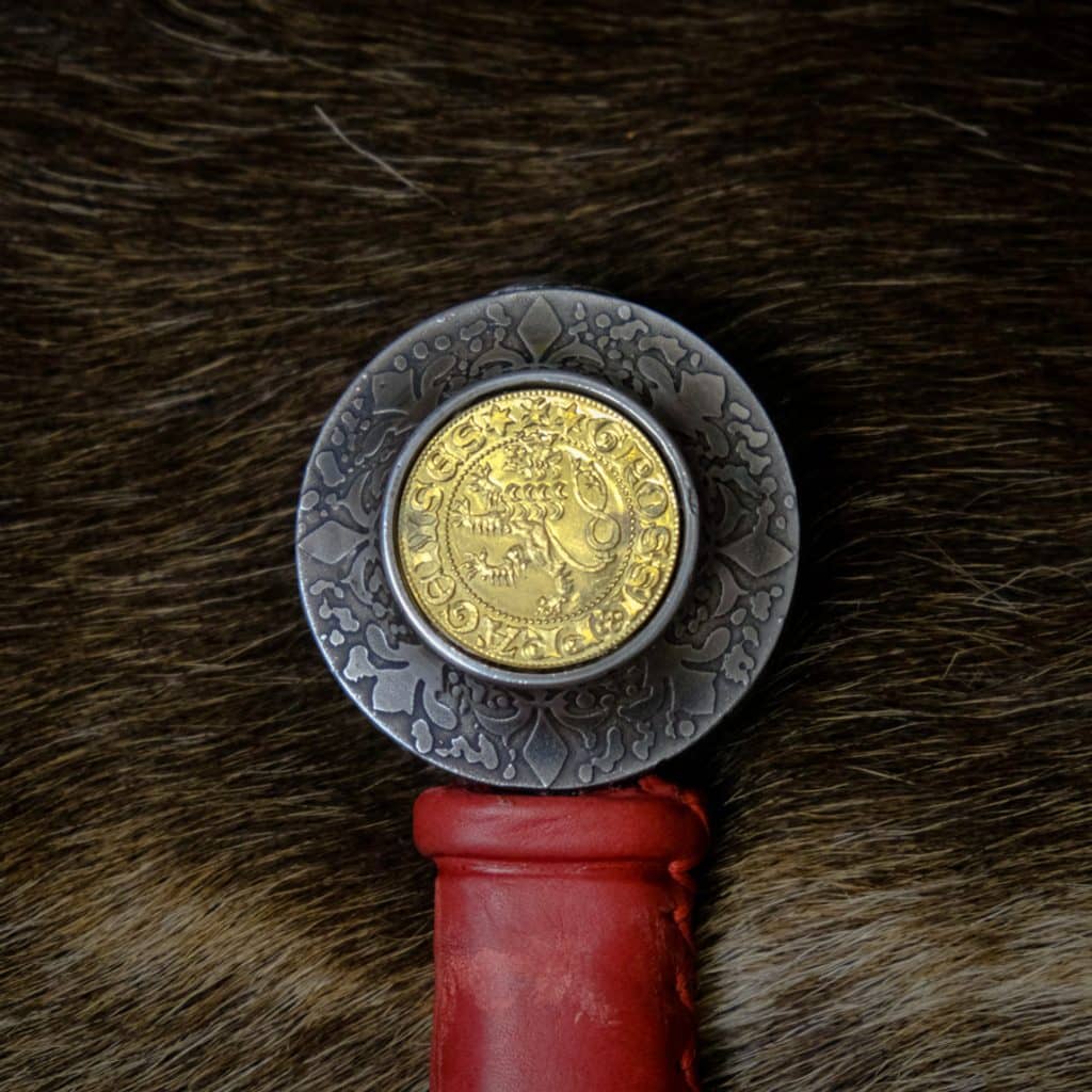 Imagen de Espada medieval grabada Fac Fortia et Patere a una mano Full Tang AES23 parte de nuestra colección en Espadas y más, sitio oficial.