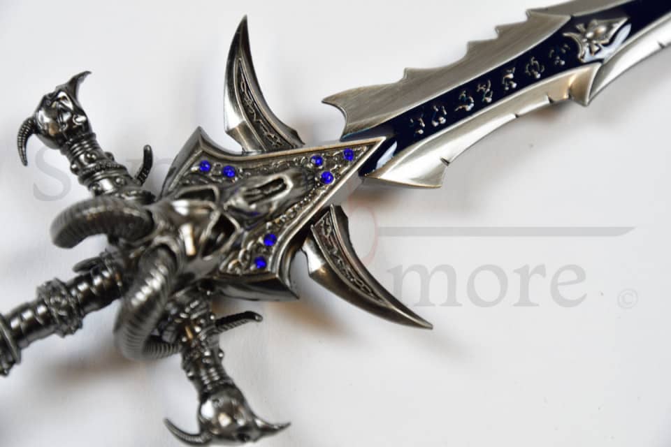 Imagen de Abrecartas espada Frostmourne o agonia de escarcha de Warcraft 92578 parte de nuestra colección en Espadas y más, sitio oficial.
