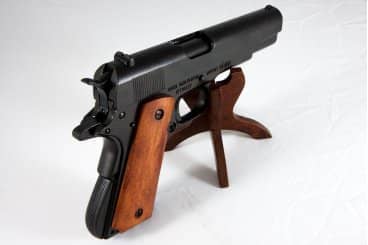 Imagen de Pistola automática .45 M1911A1, USA 1911 (1ª Y 2ª GM), 9312 Réplica no funcional parte de nuestra colección en Espadas y más, sitio oficial.