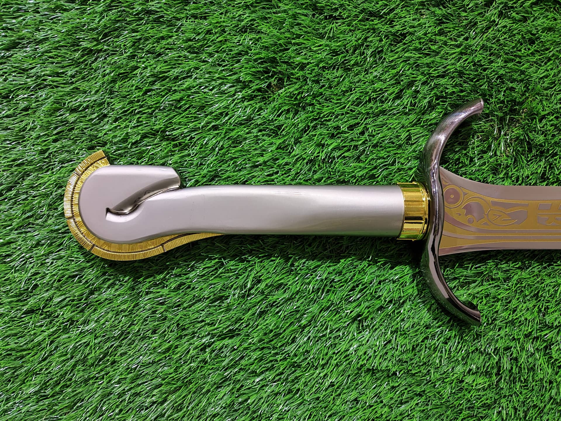 Imagen de Espada de Numenor Los anillos de poder parte de nuestra colección en Espadas y más, sitio oficial.