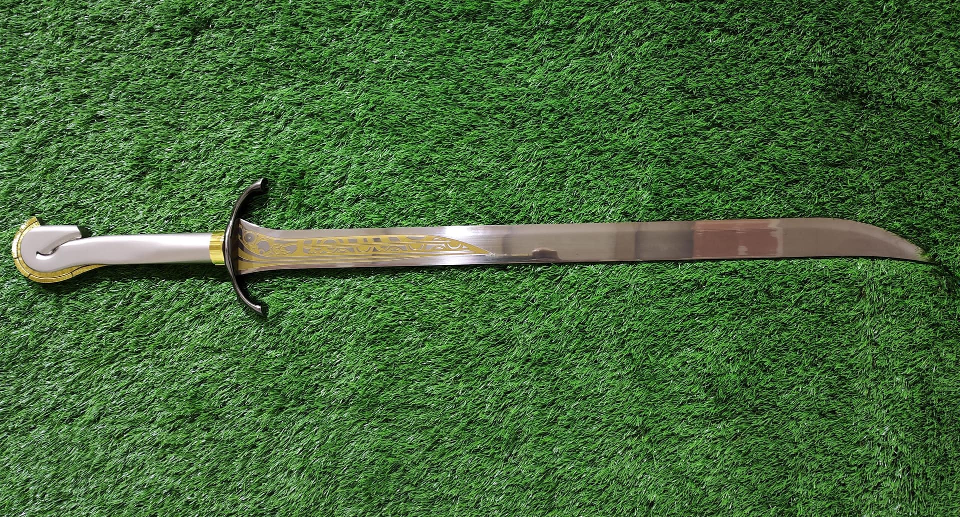 Imagen de Espada de Numenor Los anillos de poder parte de nuestra colección en Espadas y más, sitio oficial.