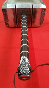 Imagen de Martillo de Thor Mjolnir S1053 parte de nuestra colección en Espadas y más, sitio oficial.
