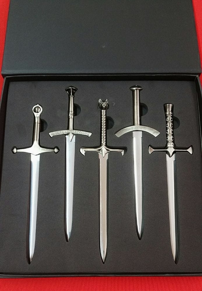 Imagen de 1112 ABRECARTAS ESPADAS JUEGO DE TRONOS parte de nuestra colección en Espadas y más, sitio oficial.