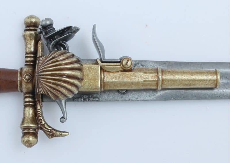 Imagen de Pistola de chispa con puñal incorporado S XVIII, 1204 Réplica no funcional parte de nuestra colección en Espadas y más, sitio oficial. Esta imagen describe arma no funcional