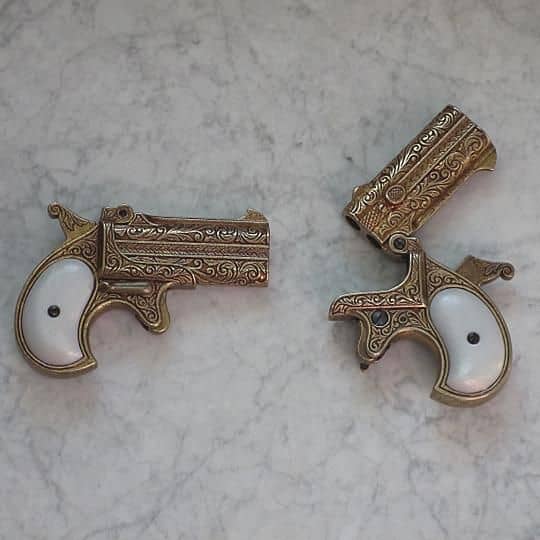 Imagen de Pistola Derringer, 1262 Réplica no funcional parte de nuestra colección en Espadas y más, sitio oficial.