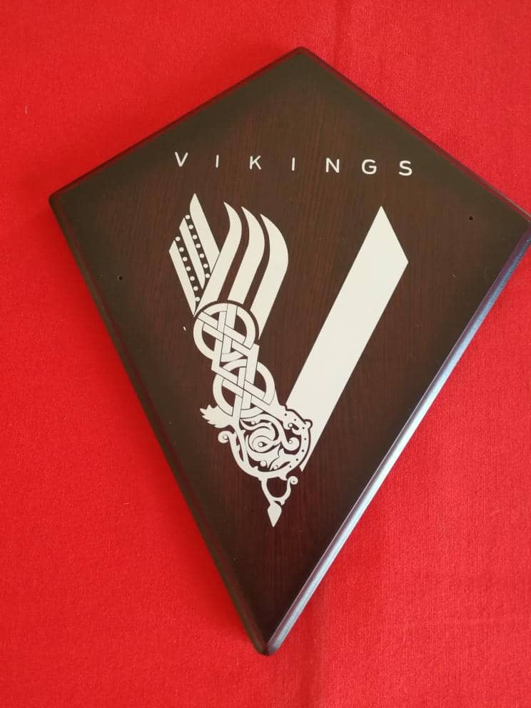 Imagen de Hacha de Ragnar Vikingos 10617 parte de nuestra colección en Espadas y más, sitio oficial.