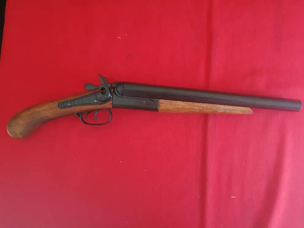 Imagen de Pistola de cañones recortados 1114 parte de nuestra colección en Espadas y más, sitio oficial.