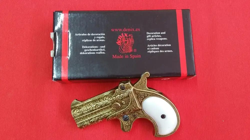 Imagen de Pistola Derringer, 1262 Réplica no funcional parte de nuestra colección en Espadas y más, sitio oficial.