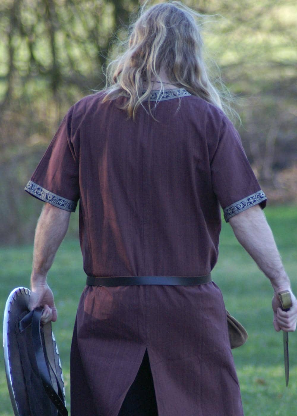 Imagen de 1202808500 Túnica medieval de manga corta, varios colores parte de nuestra colección en Espadas y más, sitio oficial. Esta imagen describe Coleccionable