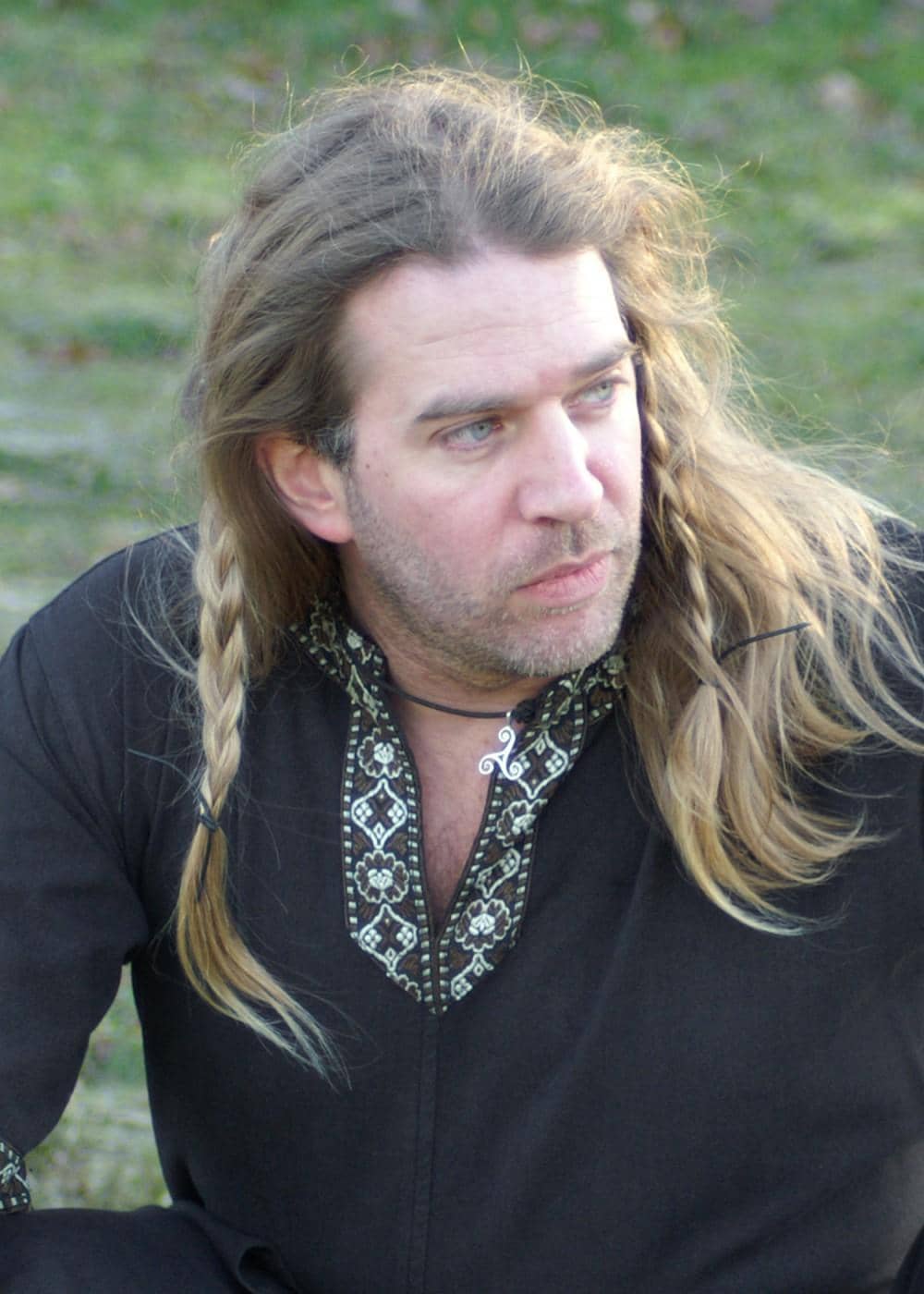 Imagen de 1202808500 Túnica medieval de manga corta, varios colores parte de nuestra colección en Espadas y más, sitio oficial. Esta imagen describe Coleccionable