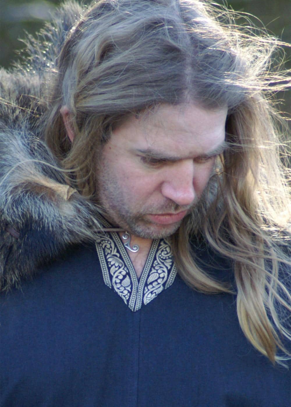 Imagen de 1202808500 Túnica medieval de manga corta, varios colores parte de nuestra colección en Espadas y más, sitio oficial. Esta imagen describe Coleccionable