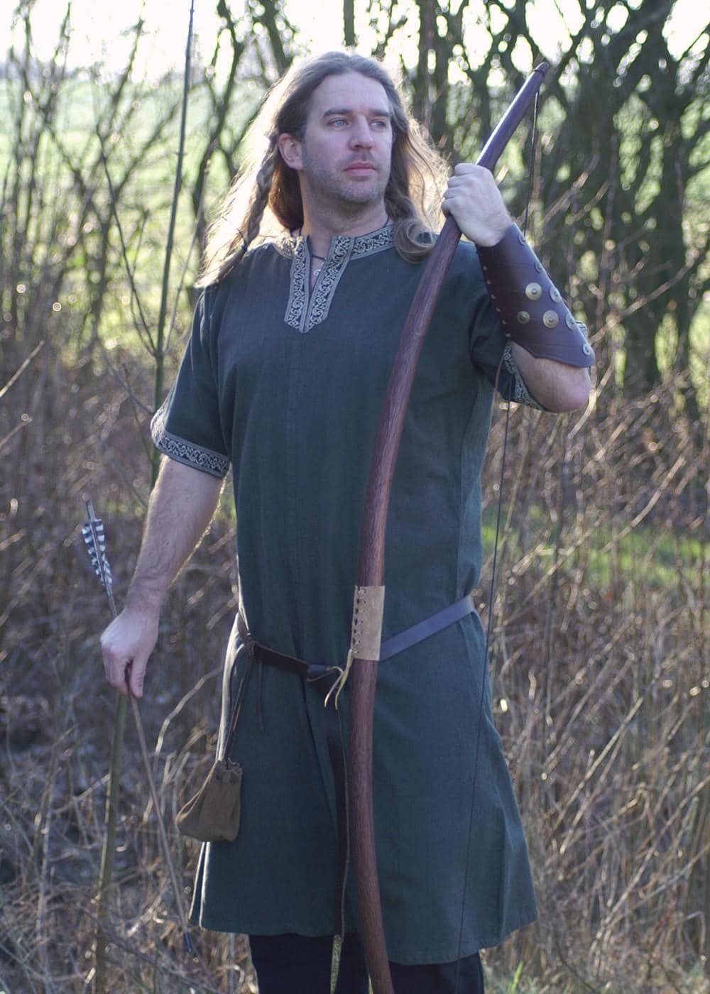 Imagen de 1202808500 Túnica medieval de manga corta, varios colores parte de nuestra colección en Espadas y más, sitio oficial. Esta imagen describe Coleccionable